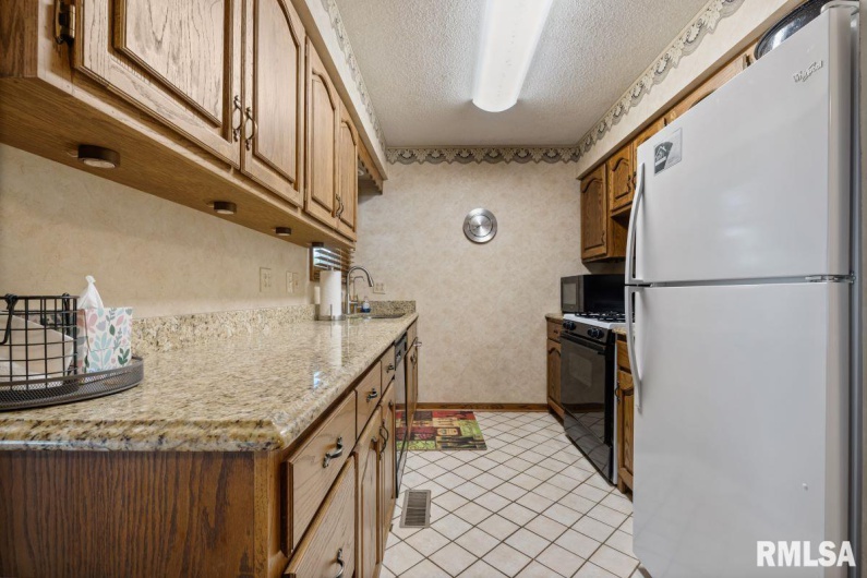 26 PERKINS Lane, Golconda, Illinois 62938, 6 Bedrooms Bedrooms, 0 ,3 BathroomsBathrooms,Residential,For Sale,PERKINS,0,RMACA1036548