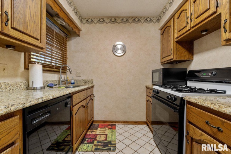 26 PERKINS Lane, Golconda, Illinois 62938, 6 Bedrooms Bedrooms, 0 ,3 BathroomsBathrooms,Residential,For Sale,PERKINS,0,RMACA1036548