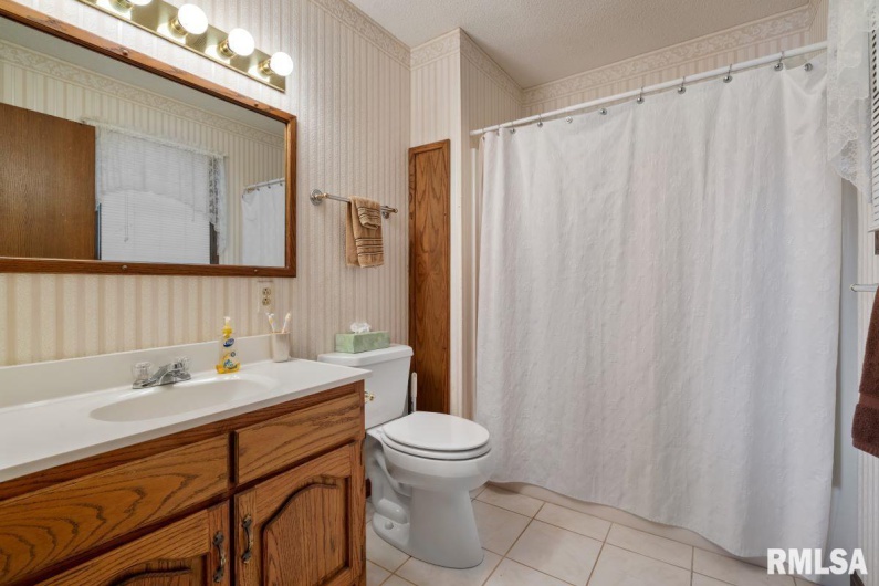 26 PERKINS Lane, Golconda, Illinois 62938, 6 Bedrooms Bedrooms, 0 ,3 BathroomsBathrooms,Residential,For Sale,PERKINS,0,RMACA1036548