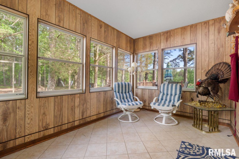 26 PERKINS Lane, Golconda, Illinois 62938, 6 Bedrooms Bedrooms, 0 ,3 BathroomsBathrooms,Residential,For Sale,PERKINS,0,RMACA1036548