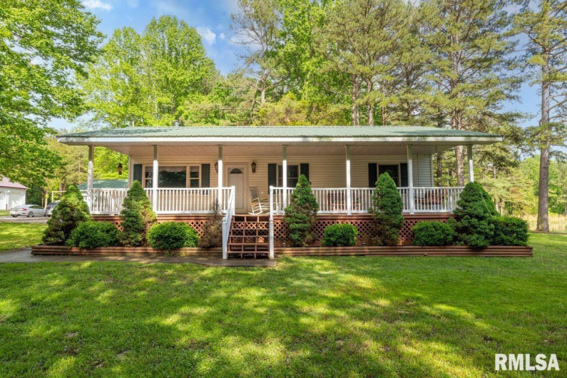 26 PERKINS Lane, Golconda, Illinois 62938, 6 Bedrooms Bedrooms, 0 ,3 BathroomsBathrooms,Residential,For Sale,PERKINS,0,RMACA1036548