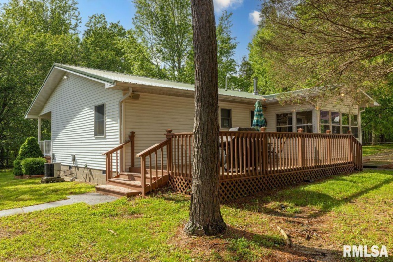 26 PERKINS Lane, Golconda, Illinois 62938, 6 Bedrooms Bedrooms, 0 ,3 BathroomsBathrooms,Residential,For Sale,PERKINS,0,RMACA1036548