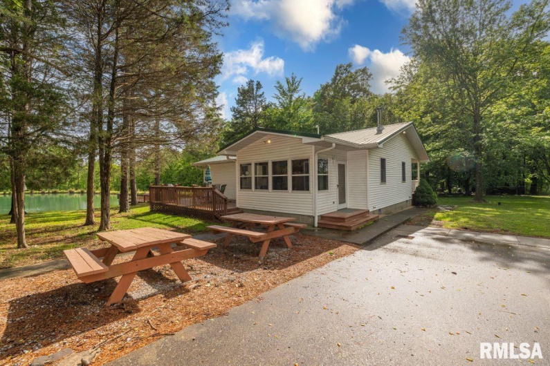 26 PERKINS Lane, Golconda, Illinois 62938, 6 Bedrooms Bedrooms, 0 ,3 BathroomsBathrooms,Residential,For Sale,PERKINS,0,RMACA1036548