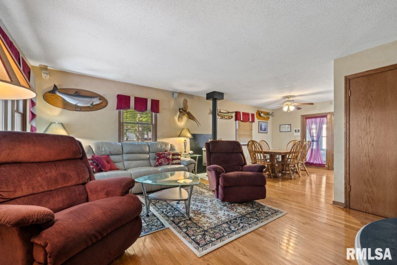 26 PERKINS Lane, Golconda, Illinois 62938, 6 Bedrooms Bedrooms, 0 ,3 BathroomsBathrooms,Residential,For Sale,PERKINS,0,RMACA1036548