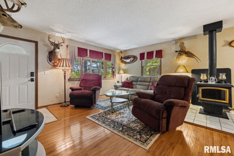 26 PERKINS Lane, Golconda, Illinois 62938, 6 Bedrooms Bedrooms, 0 ,3 BathroomsBathrooms,Residential,For Sale,PERKINS,0,RMACA1036548