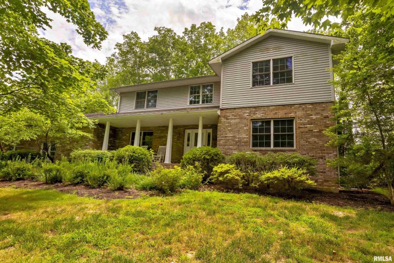 1127 Cedar Ridge Lane, Carbondale, Illinois 62901, 4 Bedrooms Bedrooms, 0 ,2 BathroomsBathrooms,Residential,For Sale,Cedar Ridge,0,RMAEB456983