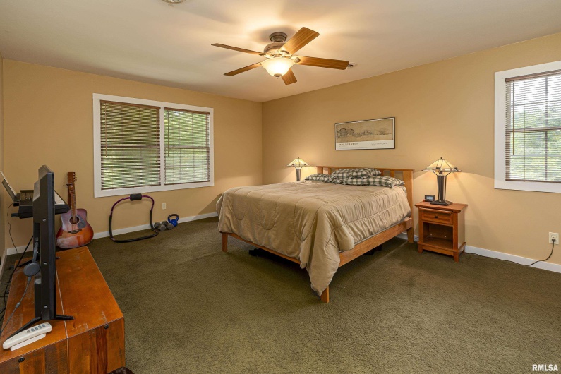 1127 Cedar Ridge Lane, Carbondale, Illinois 62901, 4 Bedrooms Bedrooms, 0 ,2 BathroomsBathrooms,Residential,For Sale,Cedar Ridge,0,RMAEB456983