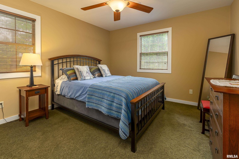 1127 Cedar Ridge Lane, Carbondale, Illinois 62901, 4 Bedrooms Bedrooms, 0 ,2 BathroomsBathrooms,Residential,For Sale,Cedar Ridge,0,RMAEB456983