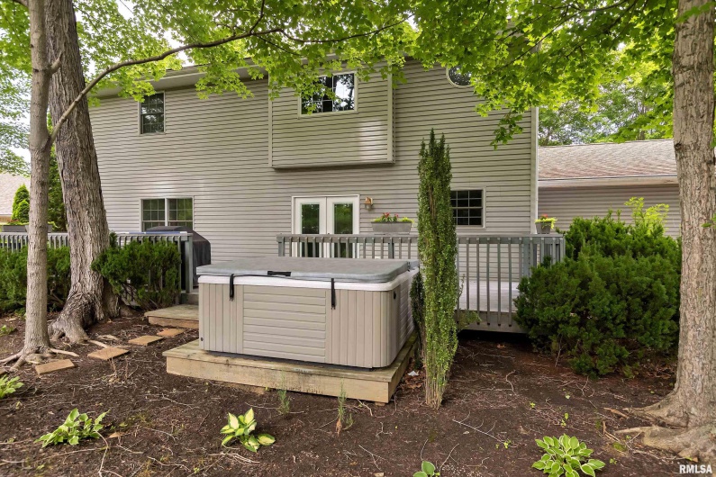 1127 Cedar Ridge Lane, Carbondale, Illinois 62901, 4 Bedrooms Bedrooms, 0 ,2 BathroomsBathrooms,Residential,For Sale,Cedar Ridge,0,RMAEB456983