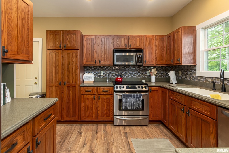 1127 Cedar Ridge Lane, Carbondale, Illinois 62901, 4 Bedrooms Bedrooms, 0 ,2 BathroomsBathrooms,Residential,For Sale,Cedar Ridge,0,RMAEB456983