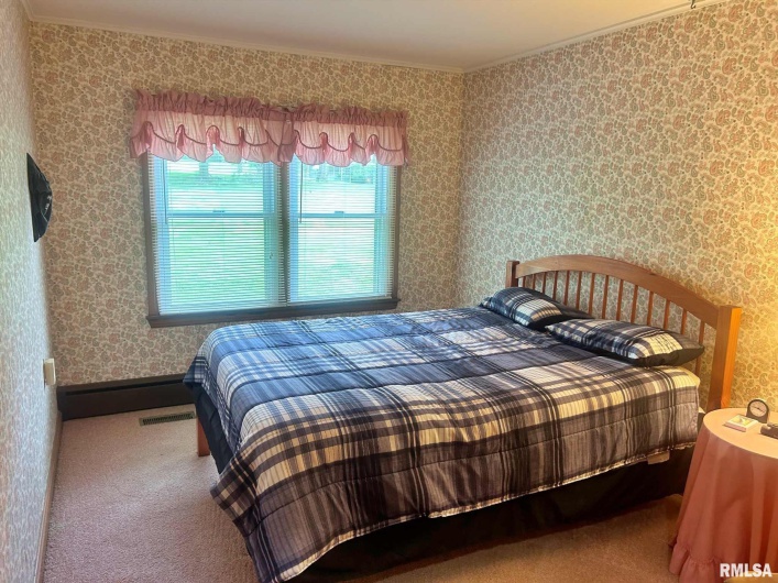 109 PATTON Drive, Elizabethtown, Illinois 62931, 3 Bedrooms Bedrooms, 0 ,1 BathroomBathrooms,Residential,For Sale,PATTON,0,RMAEB458037