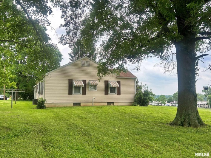 109 PATTON Drive, Elizabethtown, Illinois 62931, 3 Bedrooms Bedrooms, 0 ,1 BathroomBathrooms,Residential,For Sale,PATTON,0,RMAEB458037
