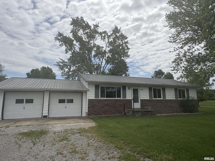 100 35TH Street, Herrin, Illinois 62948, 3 Bedrooms Bedrooms, 0 ,1 BathroomBathrooms,Residential,For Sale,35TH,0,RMAEB458054