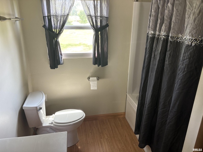 100 35TH Street, Herrin, Illinois 62948, 3 Bedrooms Bedrooms, 0 ,1 BathroomBathrooms,Residential,For Sale,35TH,0,RMAEB458054