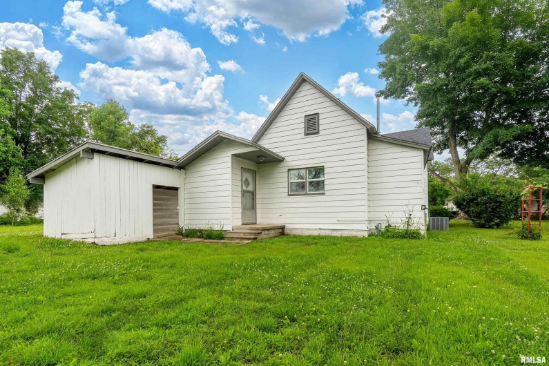 231 MCNEIL Street, Carterville, Illinois 62918, 2 Bedrooms Bedrooms, 0 ,1 BathroomBathrooms,Residential,For Sale,MCNEIL,0,RMAQC4263501