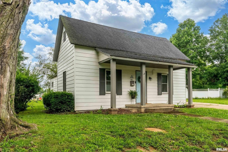 231 MCNEIL Street, Carterville, Illinois 62918, 2 Bedrooms Bedrooms, 0 ,1 BathroomBathrooms,Residential,For Sale,MCNEIL,0,RMAQC4263501