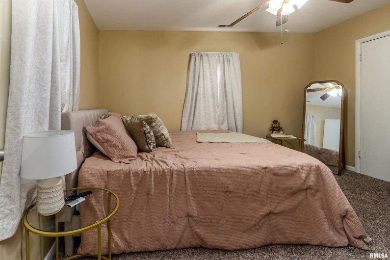 231 MCNEIL Street, Carterville, Illinois 62918, 2 Bedrooms Bedrooms, 0 ,1 BathroomBathrooms,Residential,For Sale,MCNEIL,0,RMAQC4263501