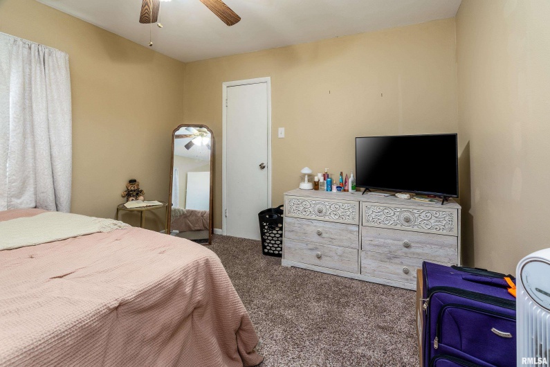 231 MCNEIL Street, Carterville, Illinois 62918, 2 Bedrooms Bedrooms, 0 ,1 BathroomBathrooms,Residential,For Sale,MCNEIL,0,RMAQC4263501