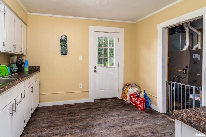 610 ILLINOIS Avenue, Carterville, Illinois 62918, 2 Bedrooms Bedrooms, 0 ,1 BathroomBathrooms,Residential,For Sale,ILLINOIS,0,RMAQC4263503