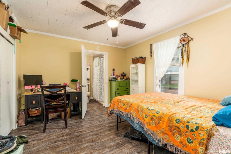 610 ILLINOIS Avenue, Carterville, Illinois 62918, 2 Bedrooms Bedrooms, 0 ,1 BathroomBathrooms,Residential,For Sale,ILLINOIS,0,RMAQC4263503
