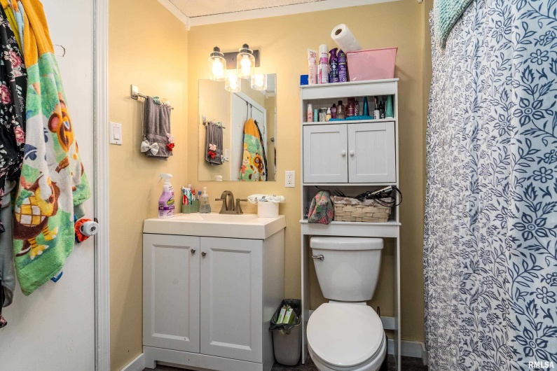 610 ILLINOIS Avenue, Carterville, Illinois 62918, 2 Bedrooms Bedrooms, 0 ,1 BathroomBathrooms,Residential,For Sale,ILLINOIS,0,RMAQC4263503