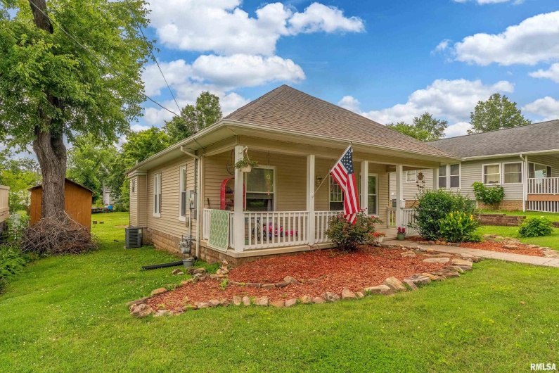 610 ILLINOIS Avenue, Carterville, Illinois 62918, 2 Bedrooms Bedrooms, 0 ,1 BathroomBathrooms,Residential,For Sale,ILLINOIS,0,RMAQC4263503