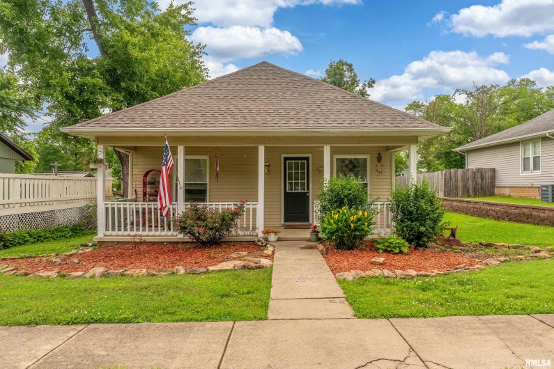 610 ILLINOIS Avenue, Carterville, Illinois 62918, 2 Bedrooms Bedrooms, 0 ,1 BathroomBathrooms,Residential,For Sale,ILLINOIS,0,RMAQC4263503