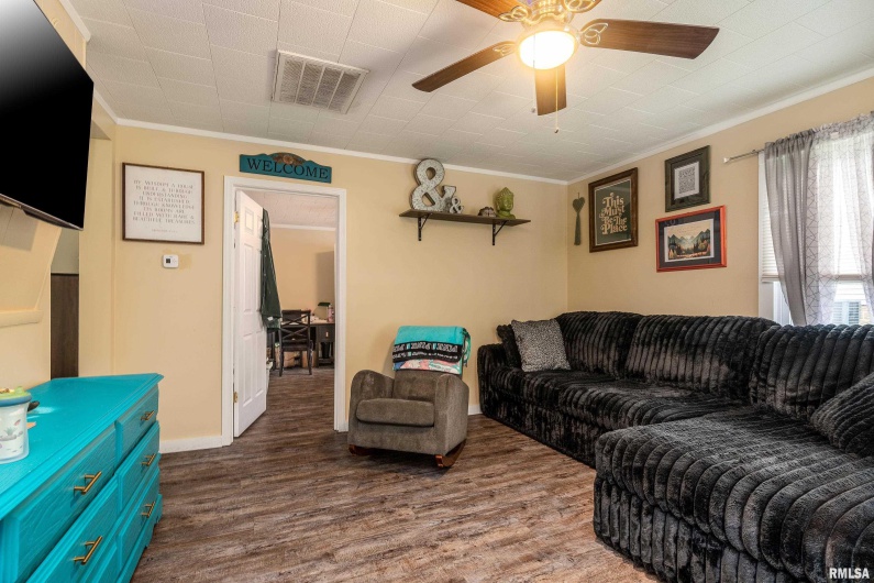 610 ILLINOIS Avenue, Carterville, Illinois 62918, 2 Bedrooms Bedrooms, 0 ,1 BathroomBathrooms,Residential,For Sale,ILLINOIS,0,RMAQC4263503