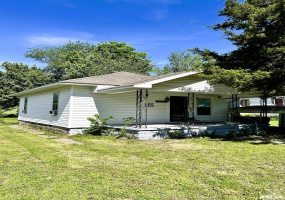 505 6TH Street, Elkville, Illinois 62932, 2 Bedrooms Bedrooms, 0 ,1 BathroomBathrooms,Residential,For Sale,6TH,0,RMAEB458058