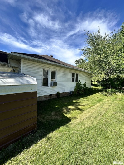 505 6TH Street, Elkville, Illinois 62932, 2 Bedrooms Bedrooms, 0 ,1 BathroomBathrooms,Residential,For Sale,6TH,0,RMAEB458058
