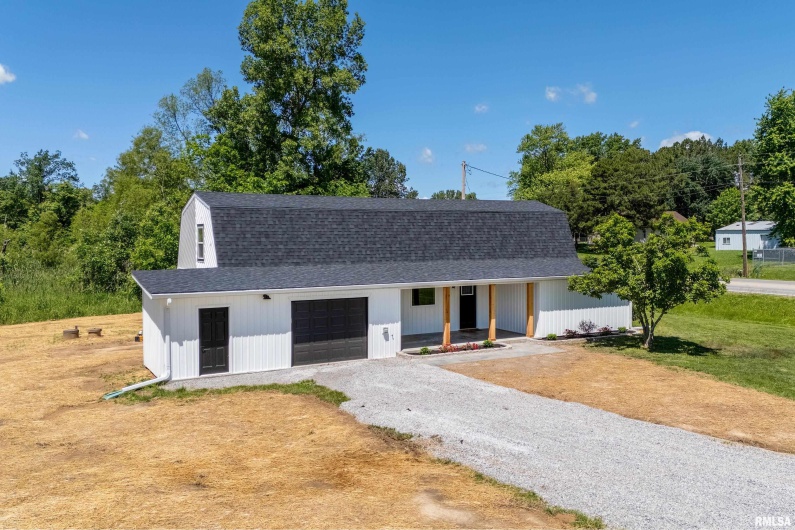 5157 Herrin Road, Carterville, Illinois 62918, 3 Bedrooms Bedrooms, 0 ,2 BathroomsBathrooms,Residential,For Sale,Herrin,0,RMAEB458064