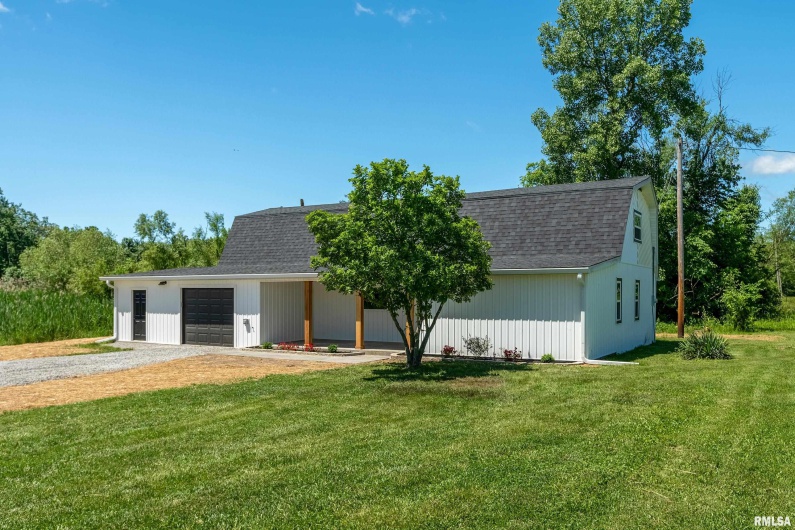 5157 Herrin Road, Carterville, Illinois 62918, 3 Bedrooms Bedrooms, 0 ,2 BathroomsBathrooms,Residential,For Sale,Herrin,0,RMAEB458064