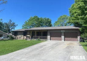 1408 Bobette Lane, Carbondale, Illinois 62902, 3 Bedrooms Bedrooms, 0 ,2 BathroomsBathrooms,Residential,For Sale,Bobette,0,RMAEB458066