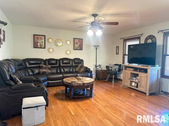 1408 Bobette Lane, Carbondale, Illinois 62902, 3 Bedrooms Bedrooms, 0 ,2 BathroomsBathrooms,Residential,For Sale,Bobette,0,RMAEB458066