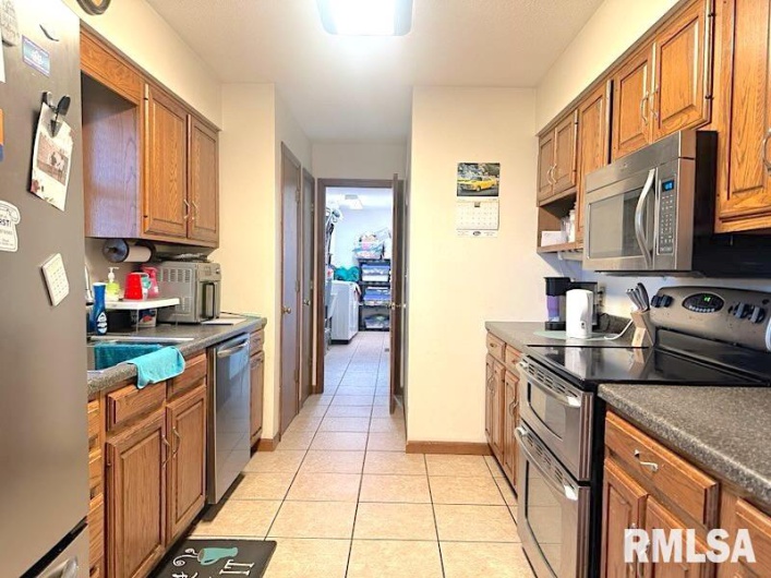 1408 Bobette Lane, Carbondale, Illinois 62902, 3 Bedrooms Bedrooms, 0 ,2 BathroomsBathrooms,Residential,For Sale,Bobette,0,RMAEB458066