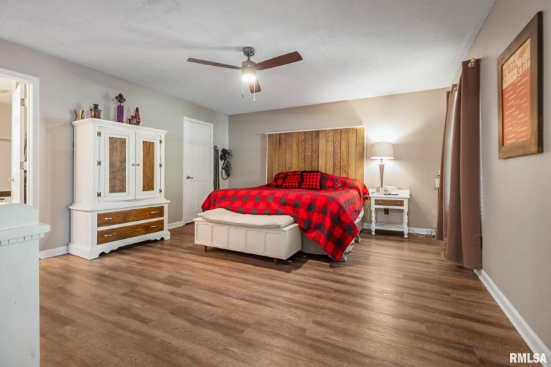 1816 Calico Road, Marion, Illinois 62959, 3 Bedrooms Bedrooms, 0 ,2 BathroomsBathrooms,Residential,For Sale,Calico,0,RMAQC4263528