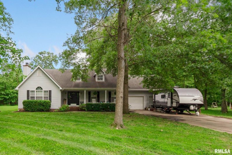 1816 Calico Road, Marion, Illinois 62959, 3 Bedrooms Bedrooms, 0 ,2 BathroomsBathrooms,Residential,For Sale,Calico,0,RMAQC4263528