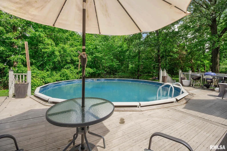 1816 Calico Road, Marion, Illinois 62959, 3 Bedrooms Bedrooms, 0 ,2 BathroomsBathrooms,Residential,For Sale,Calico,0,RMAQC4263528