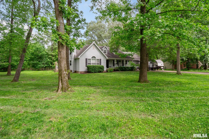 1816 Calico Road, Marion, Illinois 62959, 3 Bedrooms Bedrooms, 0 ,2 BathroomsBathrooms,Residential,For Sale,Calico,0,RMAQC4263528