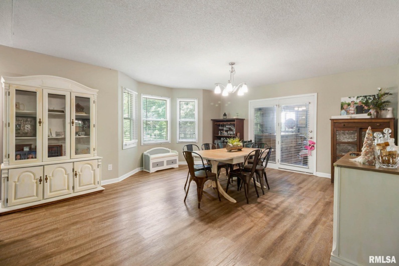 1816 Calico Road, Marion, Illinois 62959, 3 Bedrooms Bedrooms, 0 ,2 BathroomsBathrooms,Residential,For Sale,Calico,0,RMAQC4263528