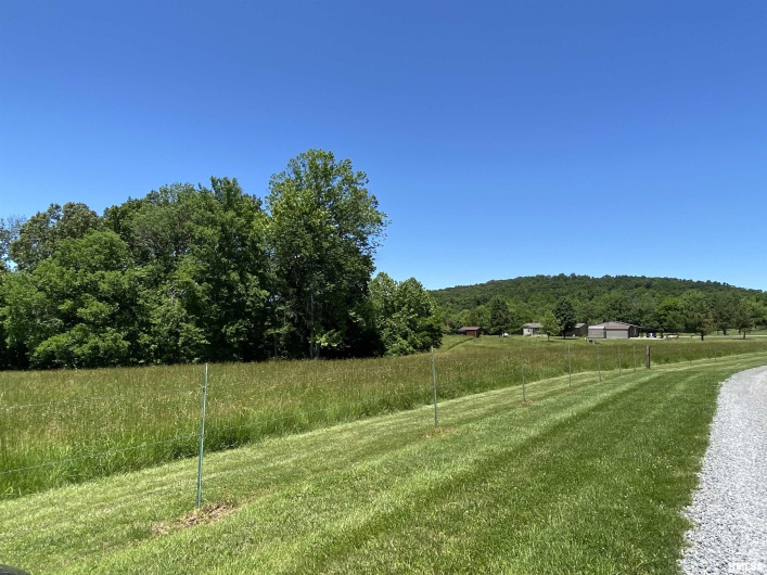 1640 PLEASANT RIDGE Road, Vienna, Illinois 62995-9, 3 Bedrooms Bedrooms, 0 ,2 BathroomsBathrooms,Residential,For Sale,PLEASANT RIDGE,0,RMAEB458080