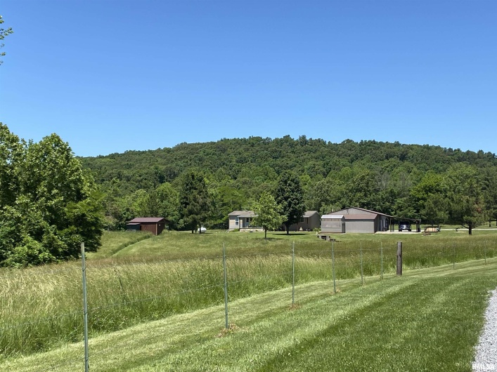1640 PLEASANT RIDGE Road, Vienna, Illinois 62995-9, 3 Bedrooms Bedrooms, 0 ,2 BathroomsBathrooms,Residential,For Sale,PLEASANT RIDGE,0,RMAEB458080