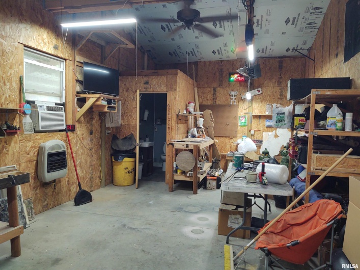 1640 PLEASANT RIDGE Road, Vienna, Illinois 62995-9, 3 Bedrooms Bedrooms, 0 ,2 BathroomsBathrooms,Residential,For Sale,PLEASANT RIDGE,0,RMAEB458080