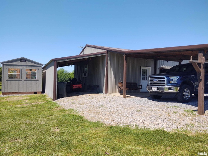 1640 PLEASANT RIDGE Road, Vienna, Illinois 62995-9, 3 Bedrooms Bedrooms, 0 ,2 BathroomsBathrooms,Residential,For Sale,PLEASANT RIDGE,0,RMAEB458080