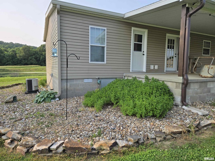 1640 PLEASANT RIDGE Road, Vienna, Illinois 62995-9, 3 Bedrooms Bedrooms, 0 ,2 BathroomsBathrooms,Residential,For Sale,PLEASANT RIDGE,0,RMAEB458080