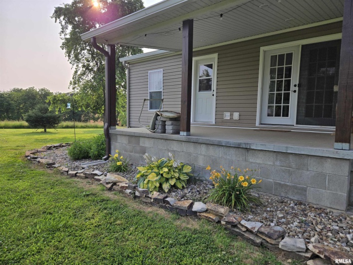 1640 PLEASANT RIDGE Road, Vienna, Illinois 62995-9, 3 Bedrooms Bedrooms, 0 ,2 BathroomsBathrooms,Residential,For Sale,PLEASANT RIDGE,0,RMAEB458080