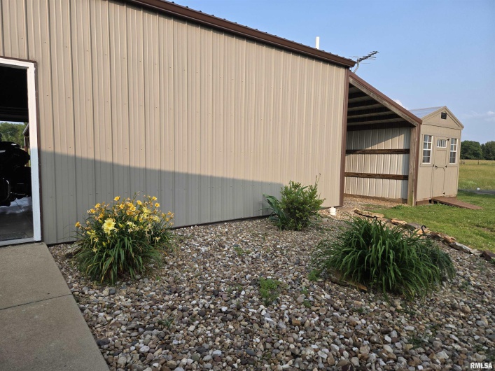 1640 PLEASANT RIDGE Road, Vienna, Illinois 62995-9, 3 Bedrooms Bedrooms, 0 ,2 BathroomsBathrooms,Residential,For Sale,PLEASANT RIDGE,0,RMAEB458080