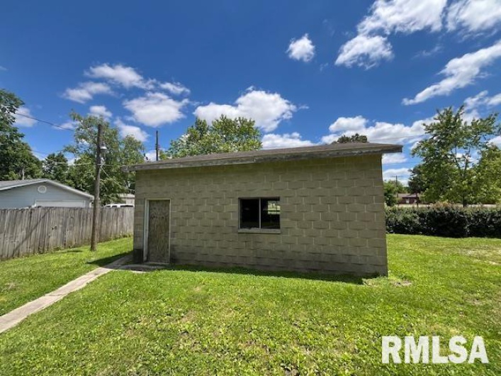 475 Holt Street, Vergennes, Illinois 62994, 2 Bedrooms Bedrooms, 0 ,1 BathroomBathrooms,Residential,For Sale,Holt,0,RMAEB458083