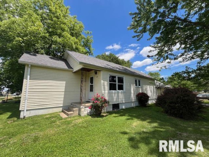475 Holt Street, Vergennes, Illinois 62994, 2 Bedrooms Bedrooms, 0 ,1 BathroomBathrooms,Residential,For Sale,Holt,0,RMAEB458083