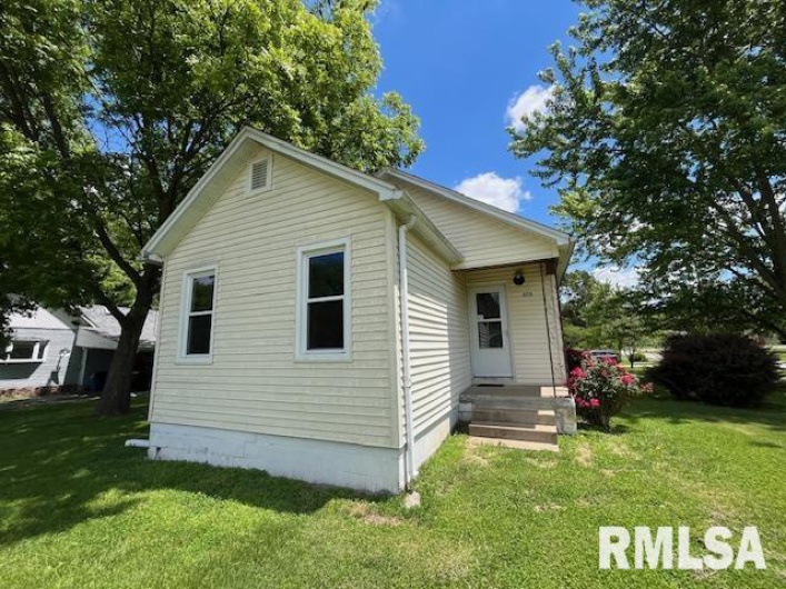 475 Holt Street, Vergennes, Illinois 62994, 2 Bedrooms Bedrooms, 0 ,1 BathroomBathrooms,Residential,For Sale,Holt,0,RMAEB458083